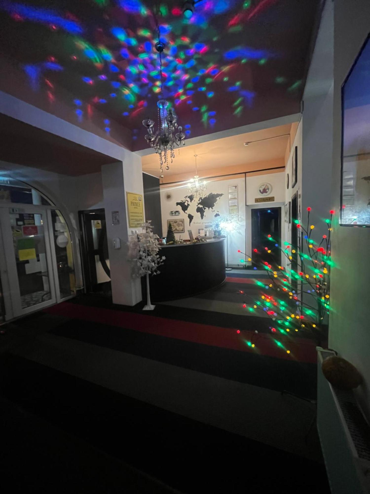Prince Hotel ميركورا تشيوك المظهر الخارجي الصورة