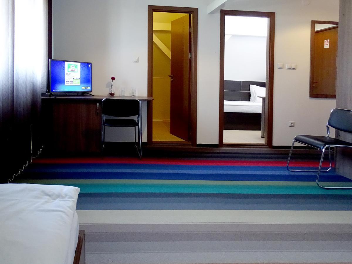 Prince Hotel ميركورا تشيوك المظهر الخارجي الصورة