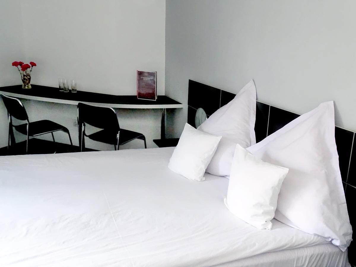 Prince Hotel ميركورا تشيوك المظهر الخارجي الصورة