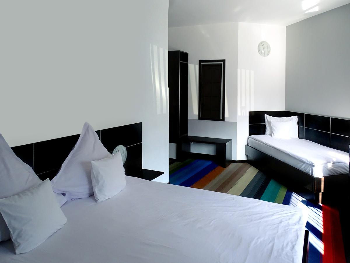 Prince Hotel ميركورا تشيوك المظهر الخارجي الصورة