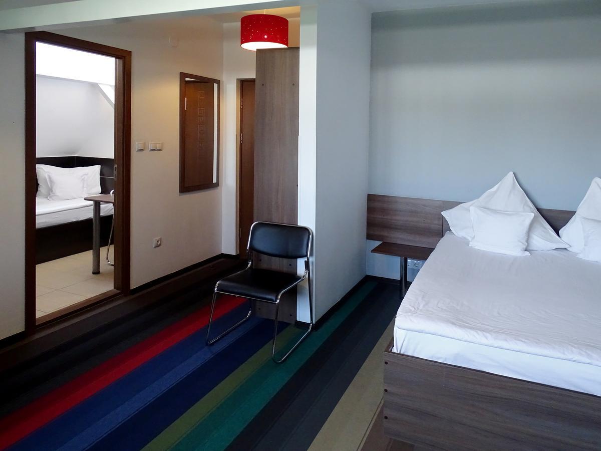 Prince Hotel ميركورا تشيوك المظهر الخارجي الصورة