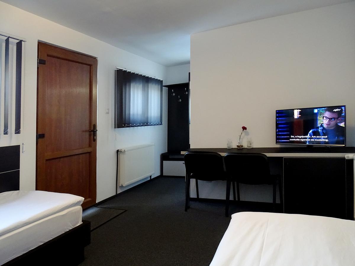 Prince Hotel ميركورا تشيوك المظهر الخارجي الصورة