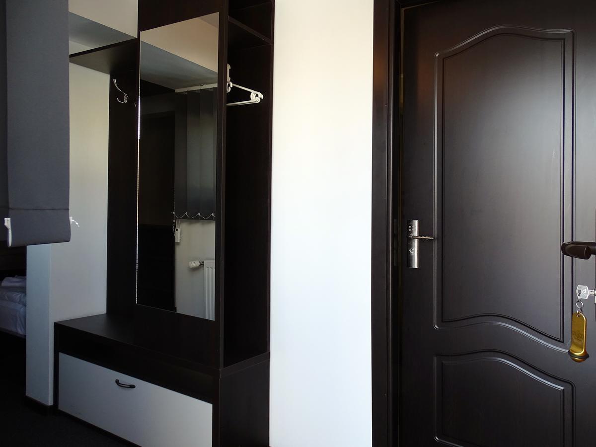 Prince Hotel ميركورا تشيوك المظهر الخارجي الصورة