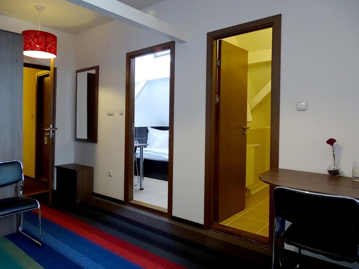 Prince Hotel ميركورا تشيوك المظهر الخارجي الصورة