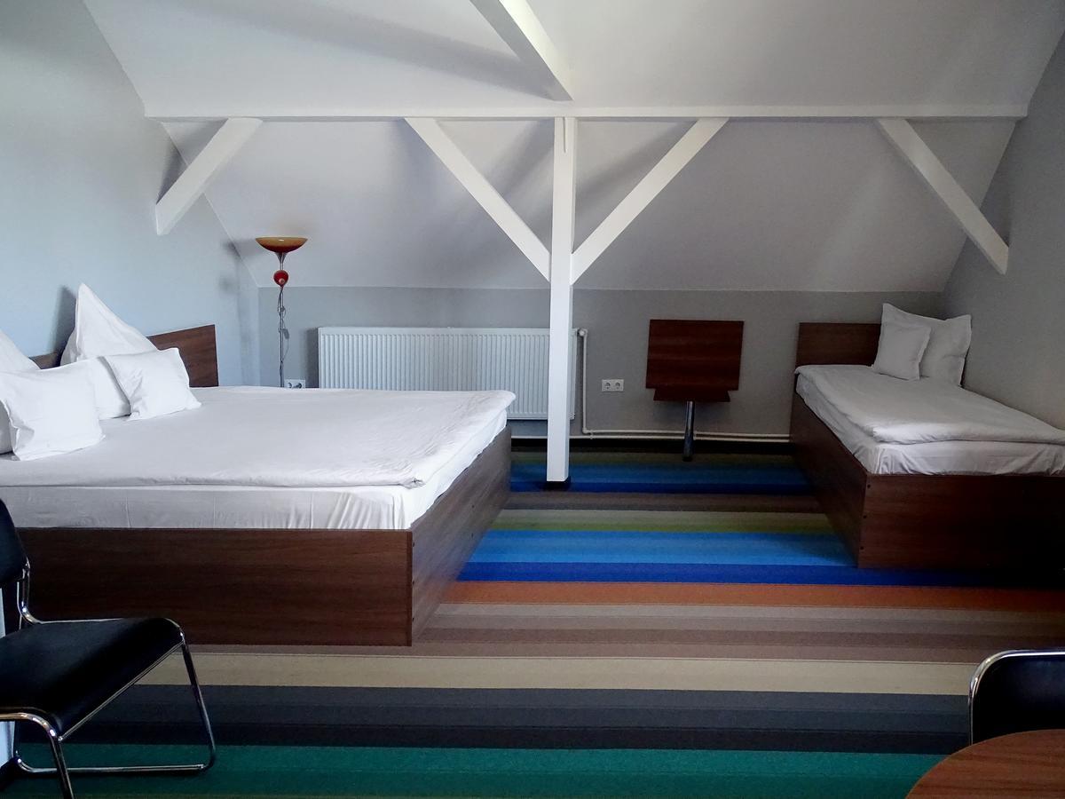 Prince Hotel ميركورا تشيوك المظهر الخارجي الصورة